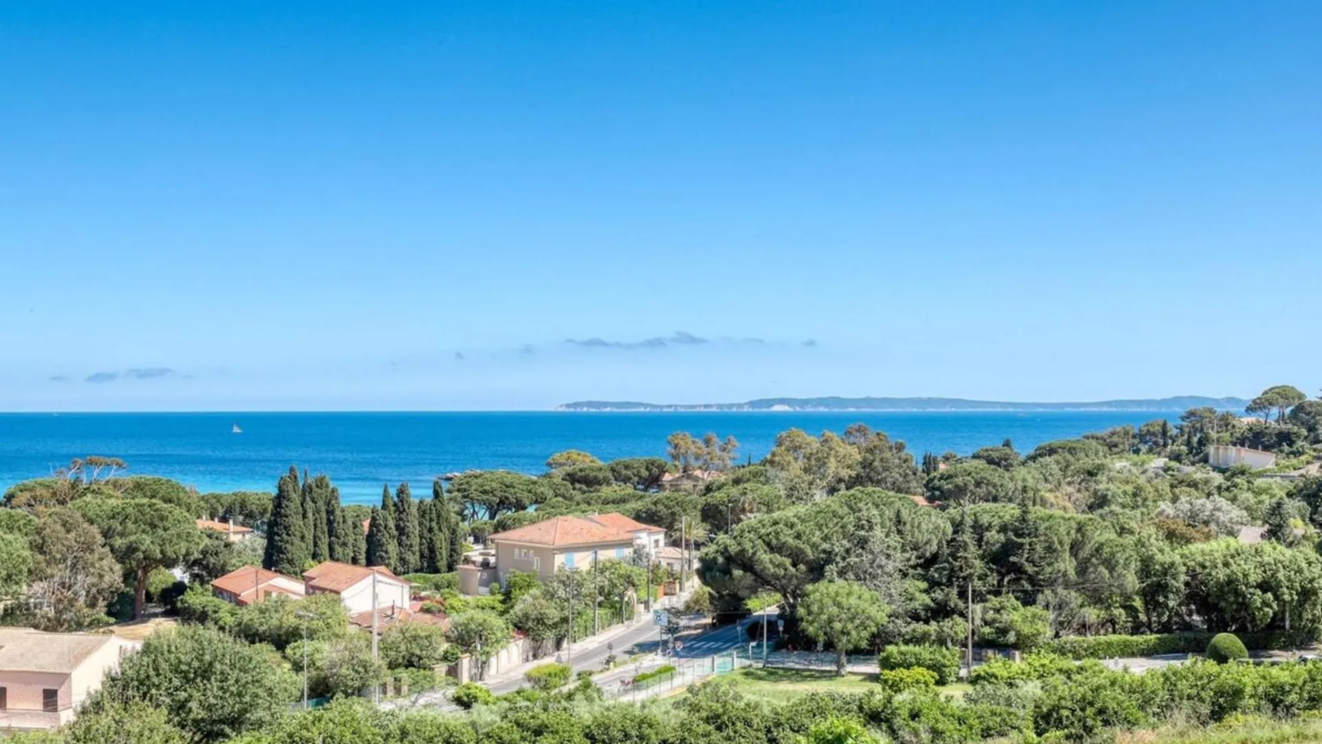 T2 vue mer à Saint-Clair Le Lavandou France