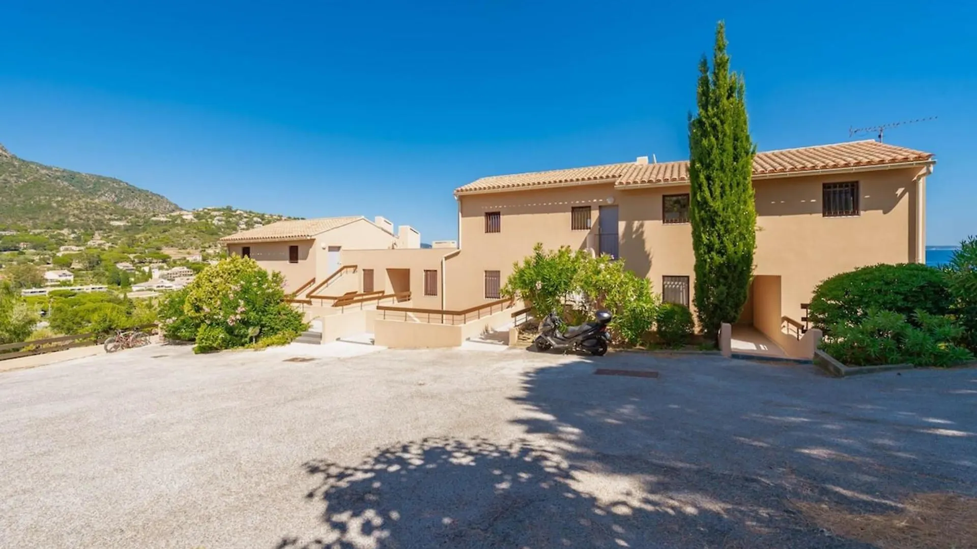 Appartement T2 vue mer à Saint-Clair Le Lavandou France