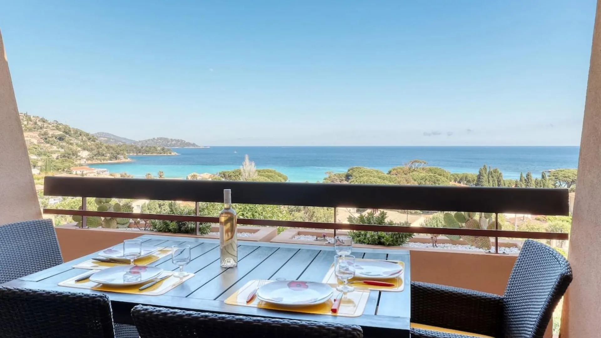 T2 vue mer à Saint-Clair Le Lavandou